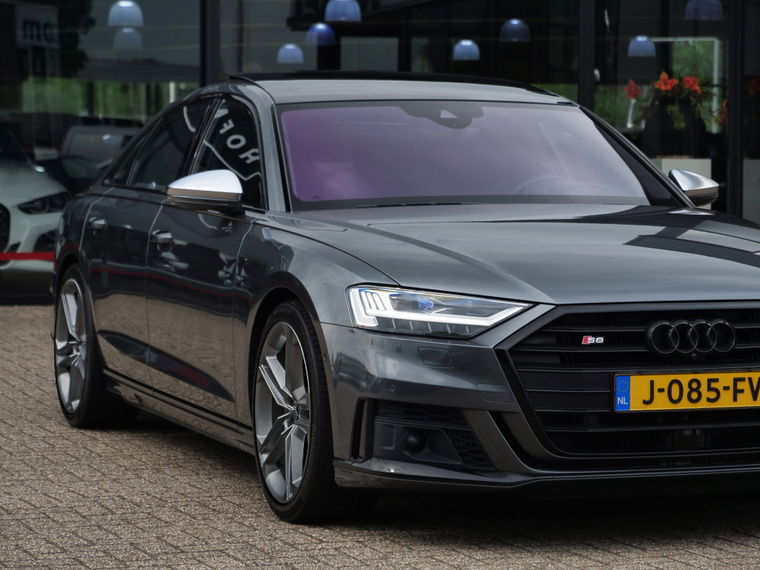 Audi S8