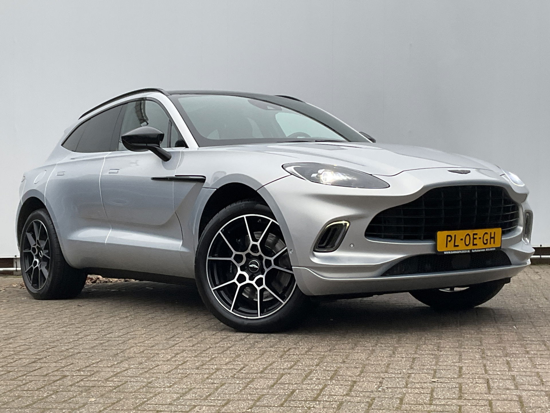 Foto van Aston Martin DBX