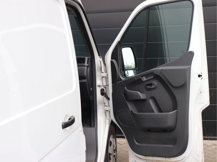 Nissan Interstar