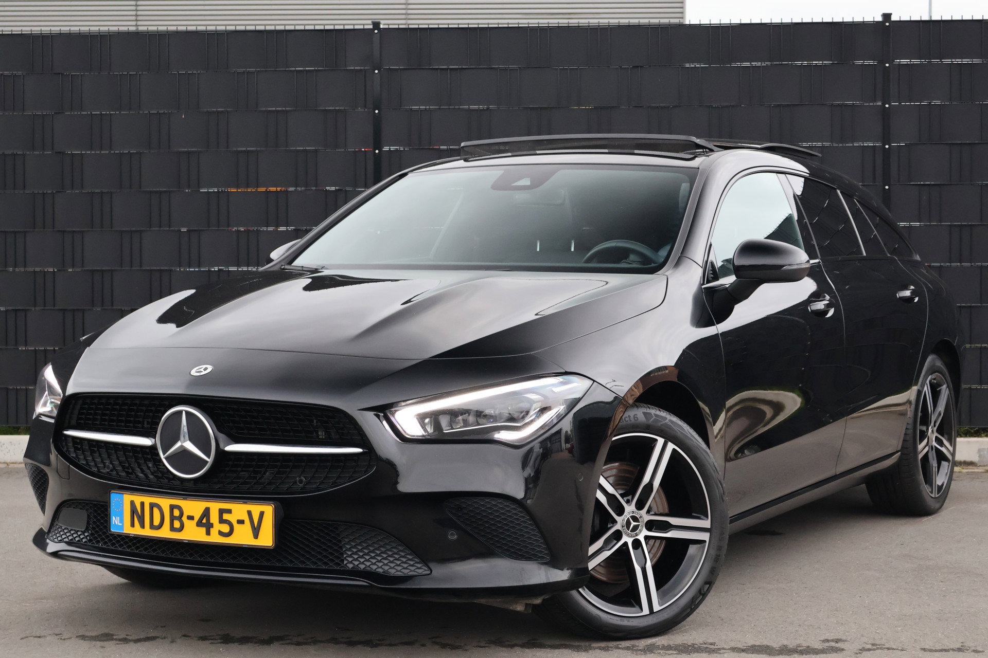 Foto van Mercedes-Benz CLA