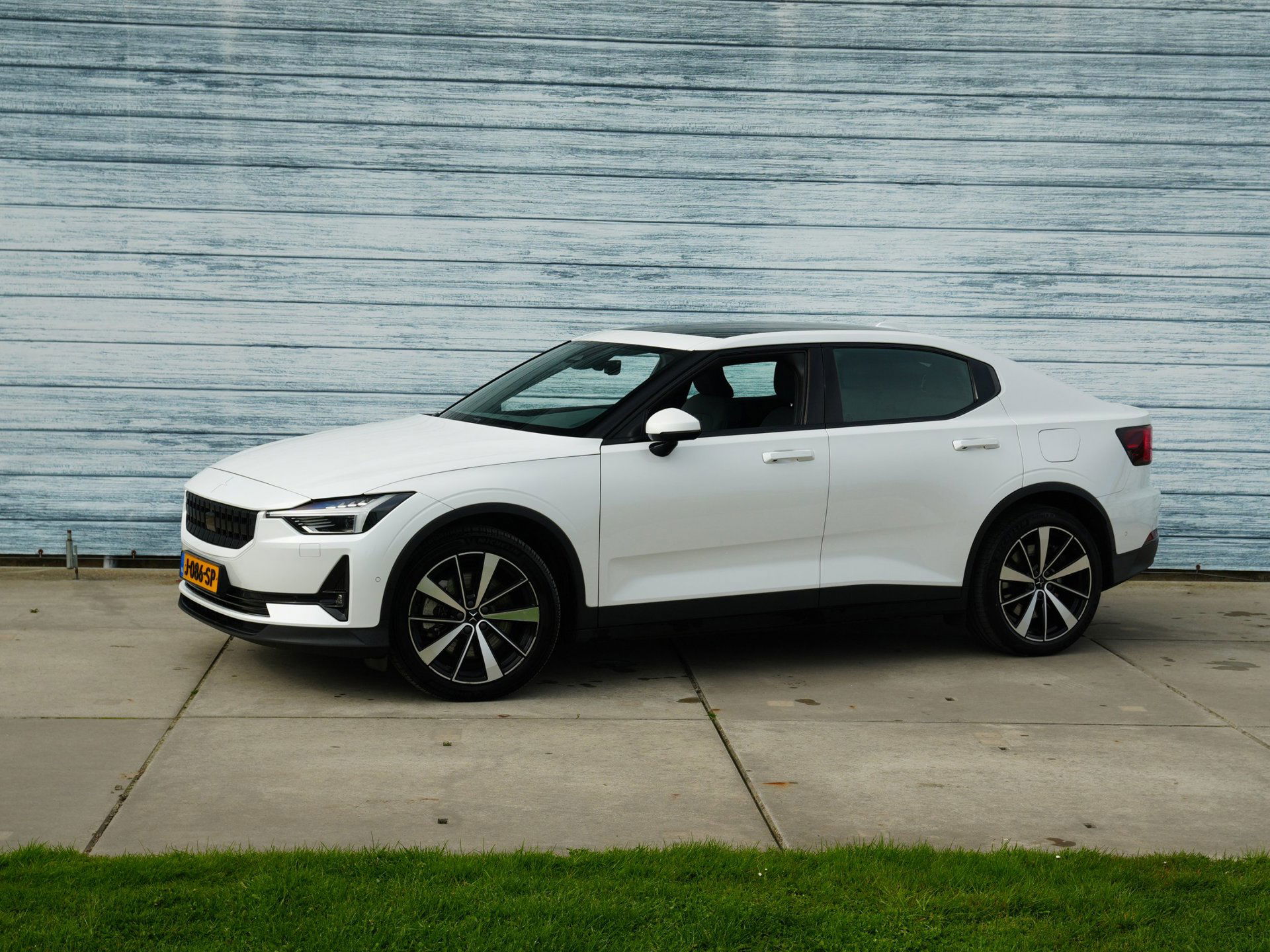 Foto van Polestar 2
