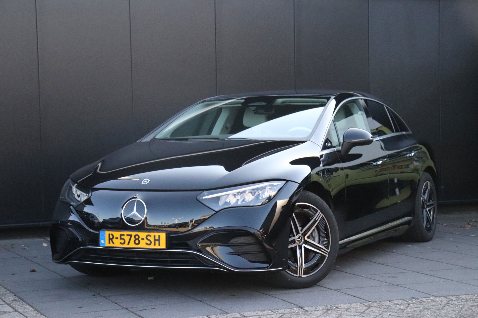 Foto van Mercedes-Benz EQE