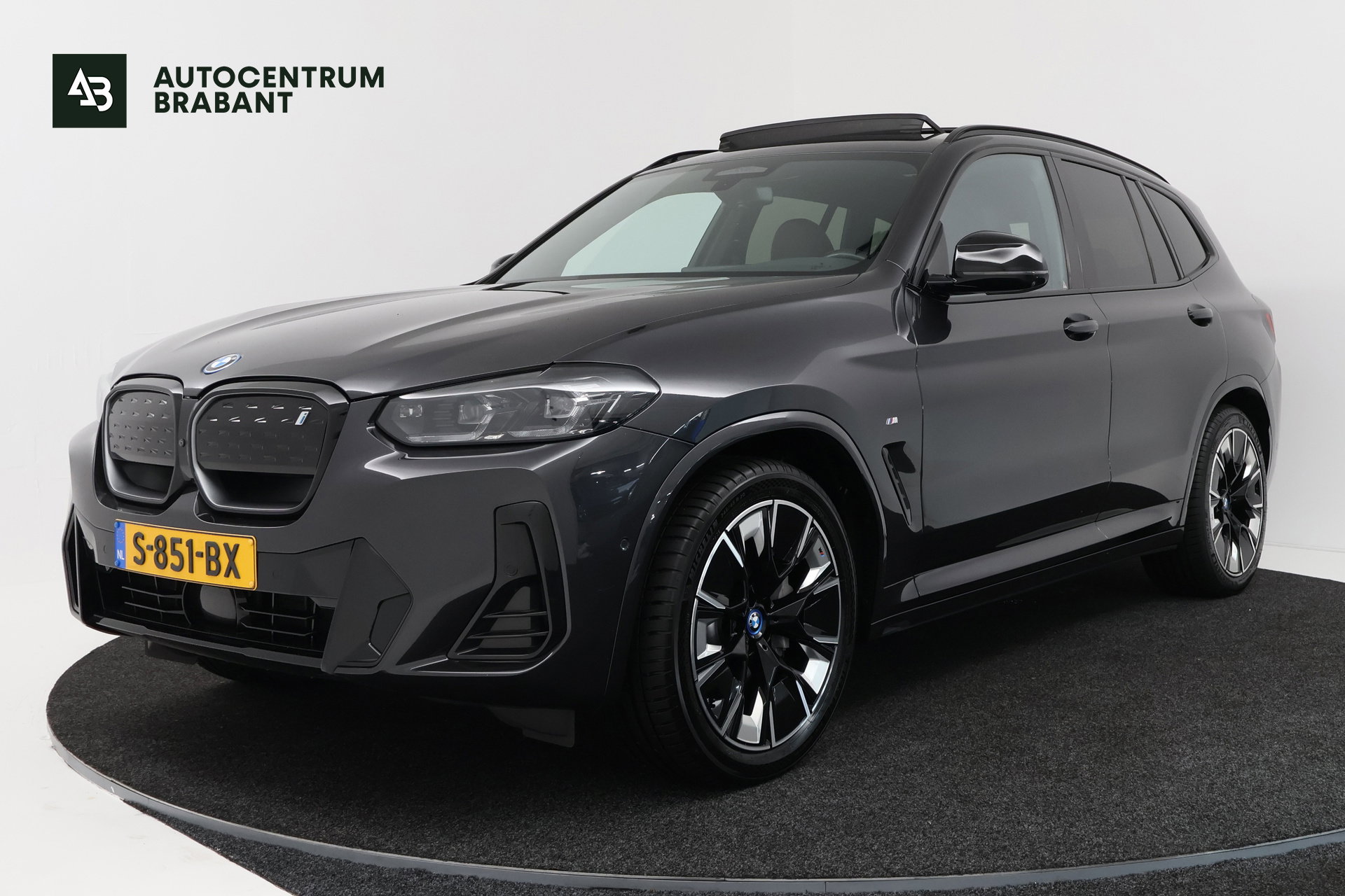 Foto van BMW iX3