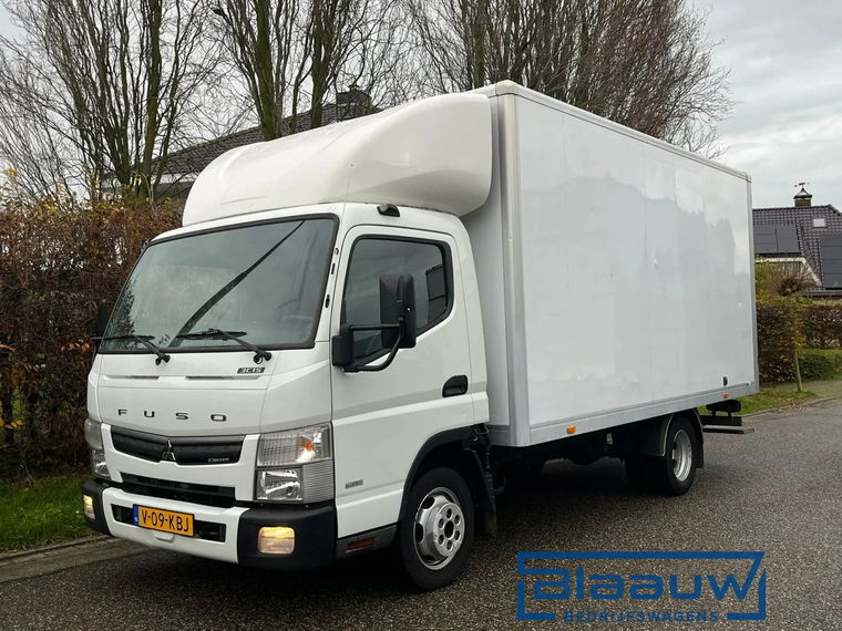 Foto van FUSO Canter