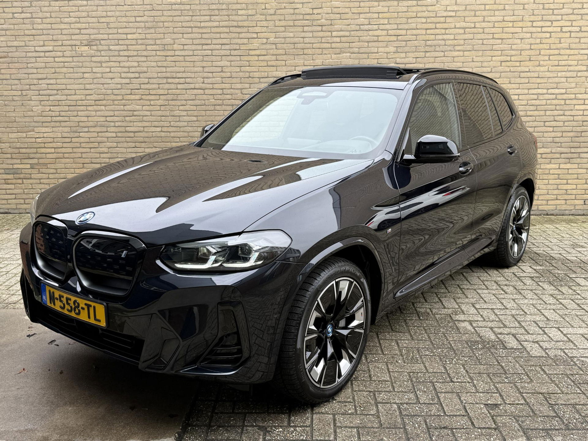 Foto van BMW iX3