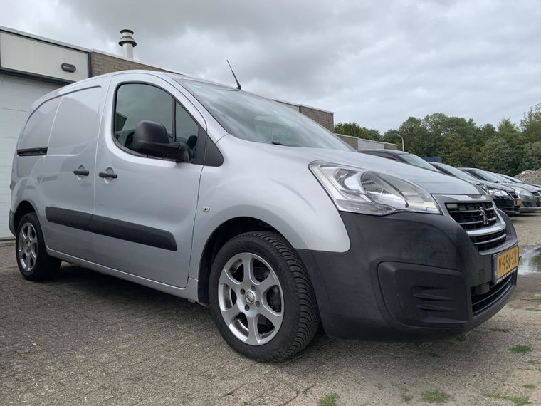 Foto van Peugeot Partner