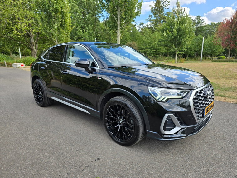 Audi Q3 foto 1