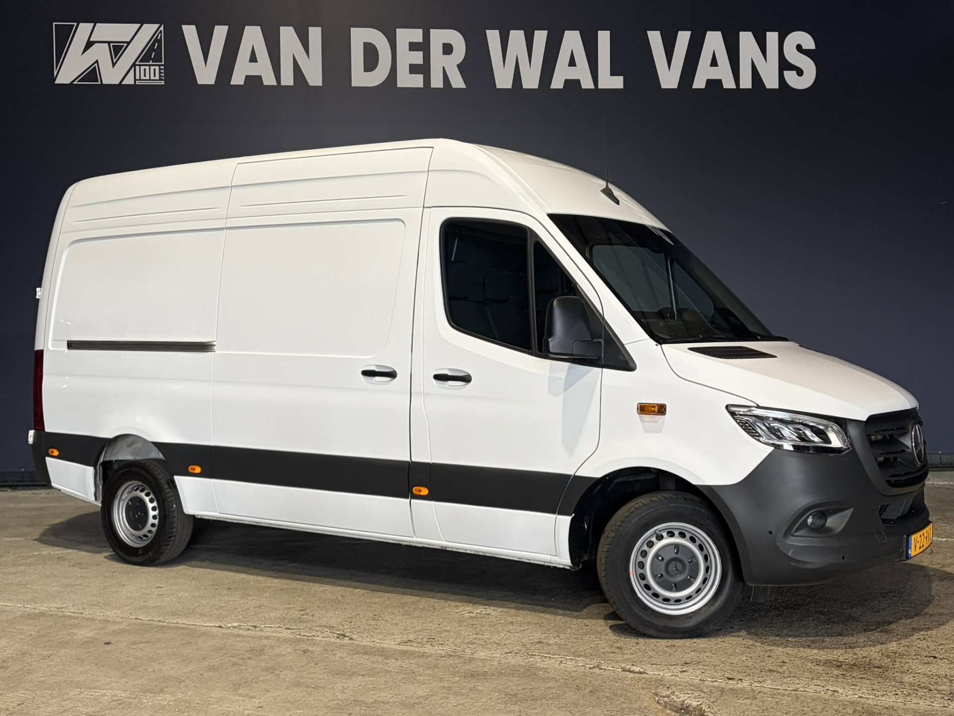 Mercedes-Benz Sprinter 317 CDI 170pk 9G-Tronic Automaat L2H2 Euro6 Airco | Camera | Navigatie | Cruisecontrol | LED