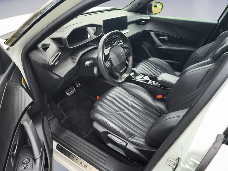 Peugeot e-2008