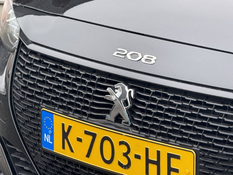Peugeot e-208