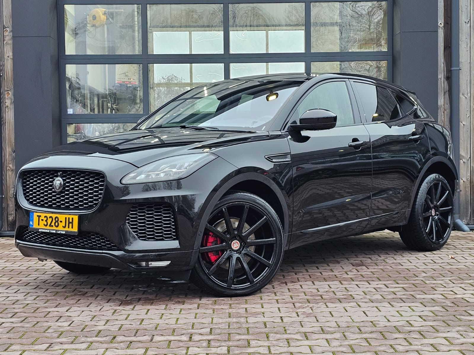 Foto van Jaguar E-Pace
