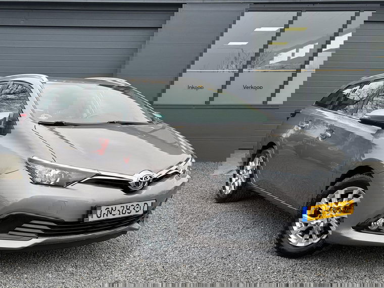 Toyota Auris Touring Sports