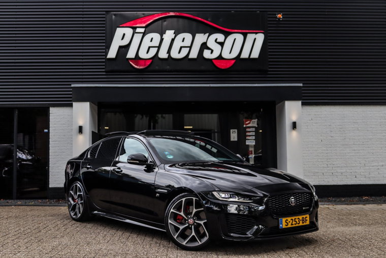 Jaguar XE foto 1