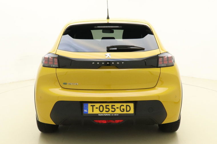 Peugeot e-208