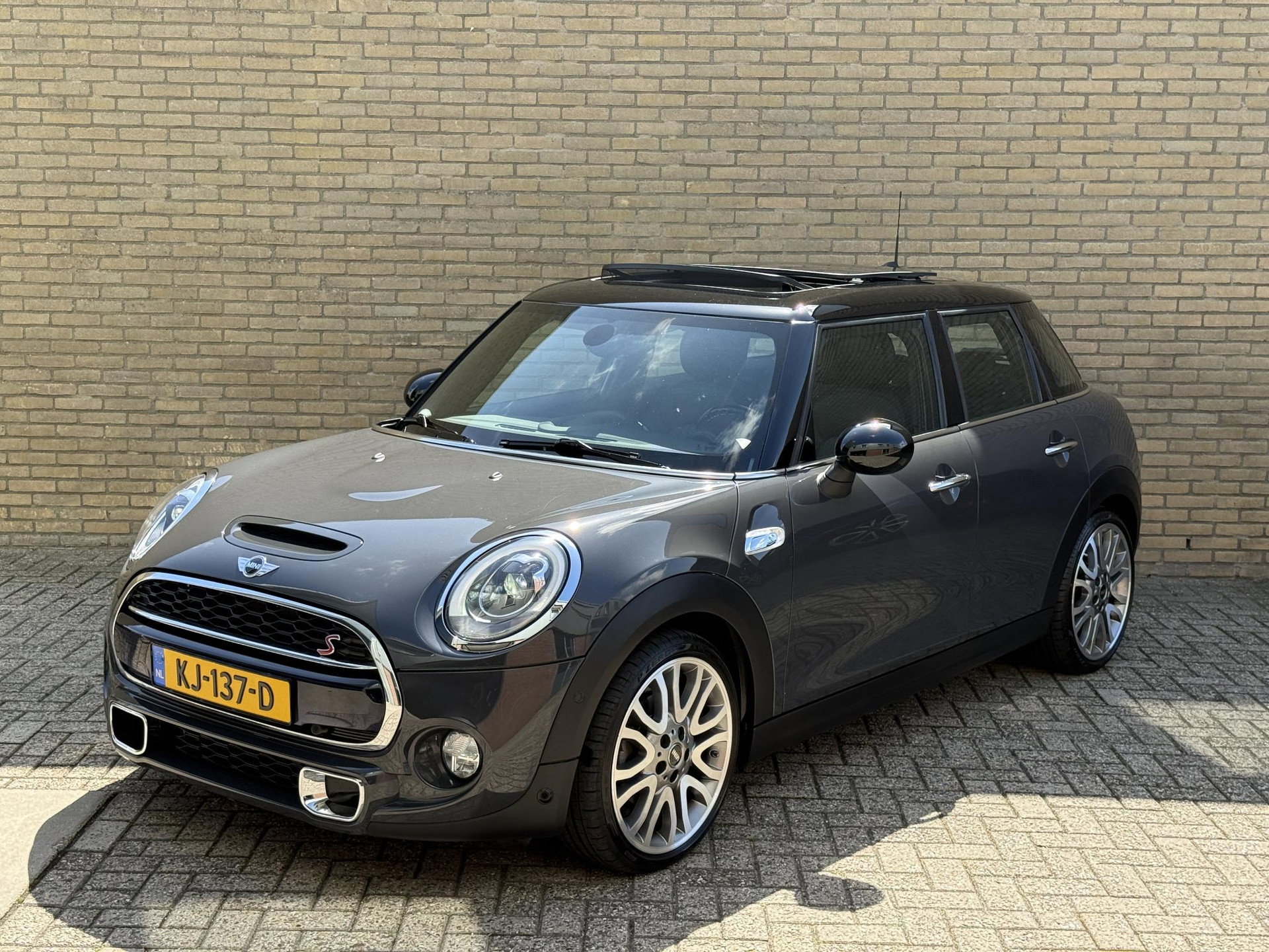 Foto van MINI Cooper S