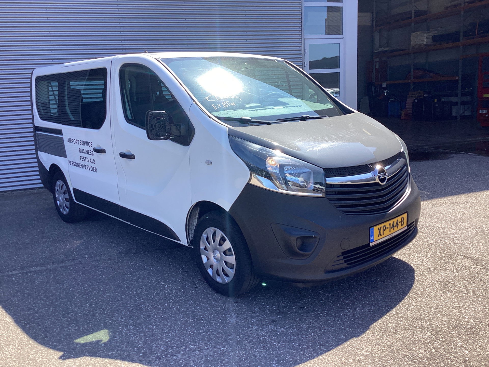 Foto van Opel Vivaro Combi