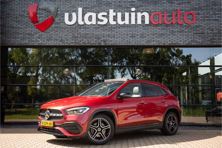 Mercedes-Benz GLA foto 1