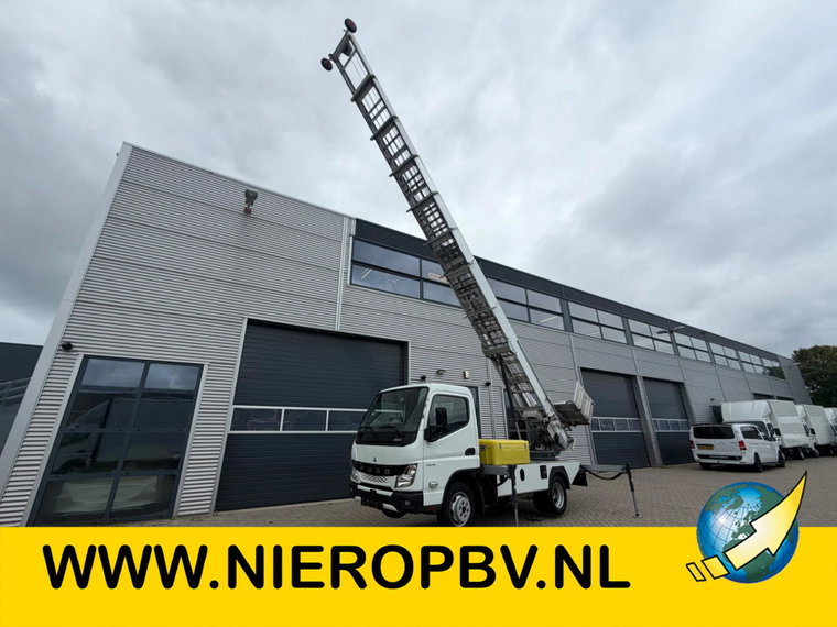 Foto van FUSO Canter