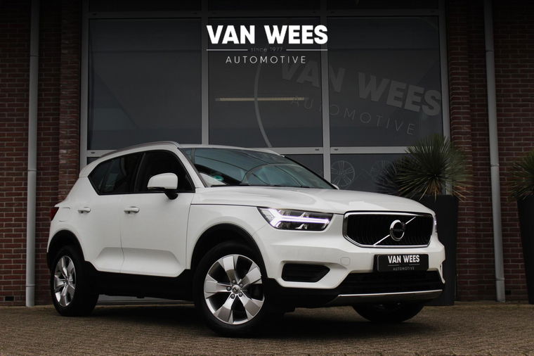 Foto van Volvo XC40 1.5 T3 Momentum Pro | 1e eigenaar | NL auto | Inc btw | LED | Navi | 18 inch | Trekhaak | Half leer | 163 pk |