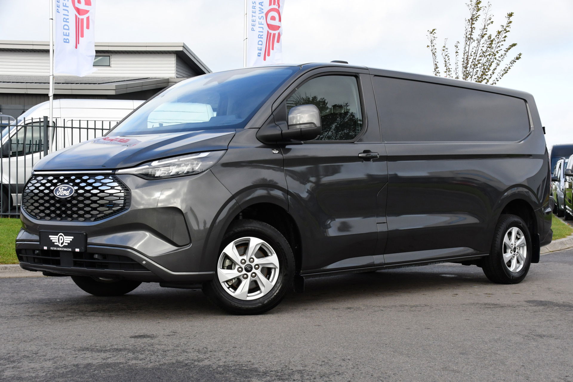 Foto van Ford E-Transit Custom