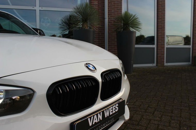 BMW 1-serie 116i F20 Essential Facelift 5-deurs | NL auto | Sportstuur | PDC | Navi | Cruise-control | NAP | Alpinweiss |