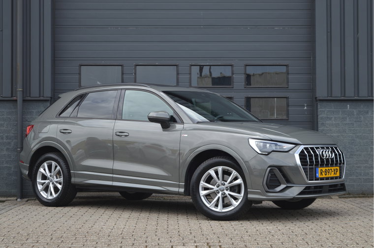 Audi Q3 foto 1