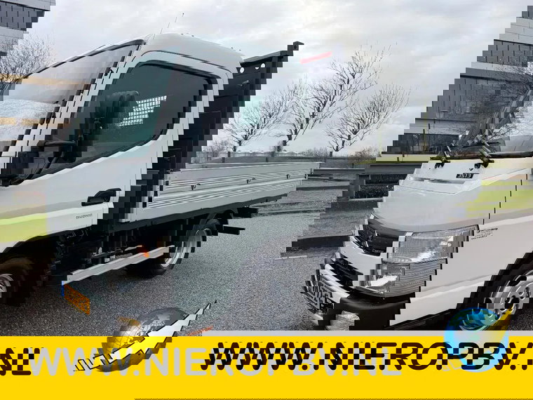 Foto van FUSO Canter