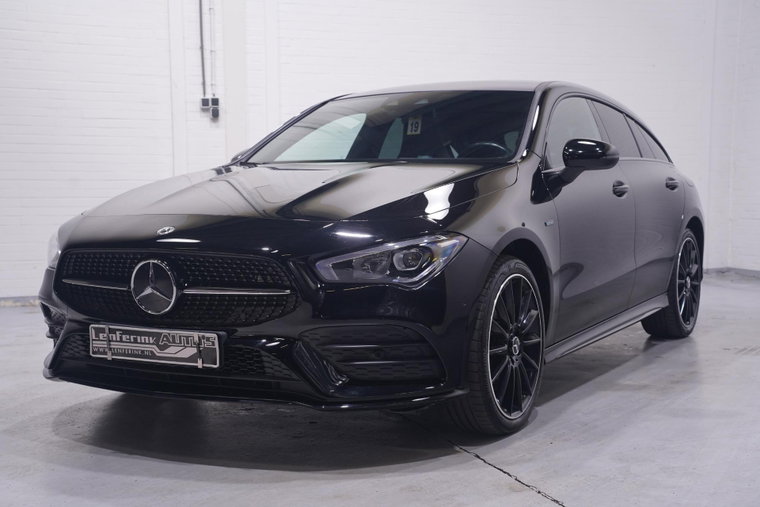 Mercedes-Benz CLA foto 1