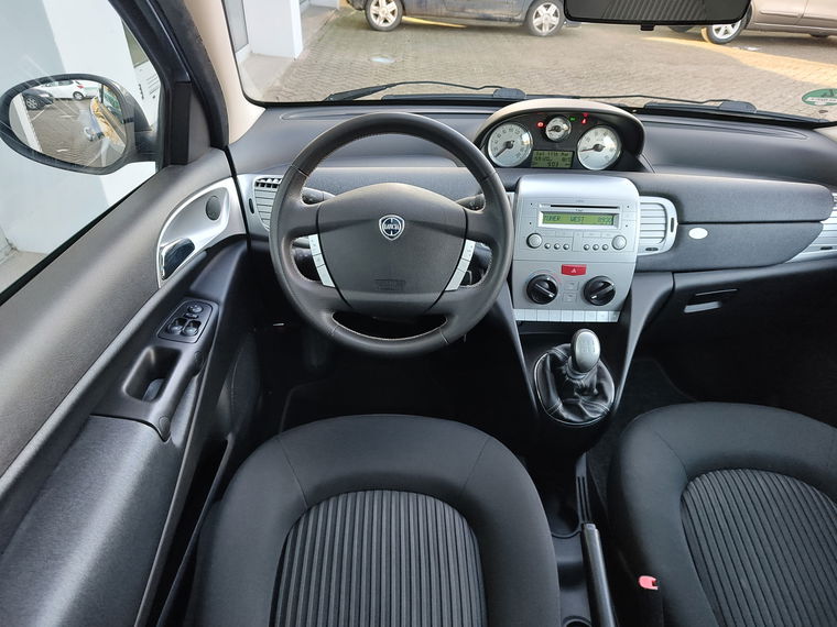 Lancia Ypsilon