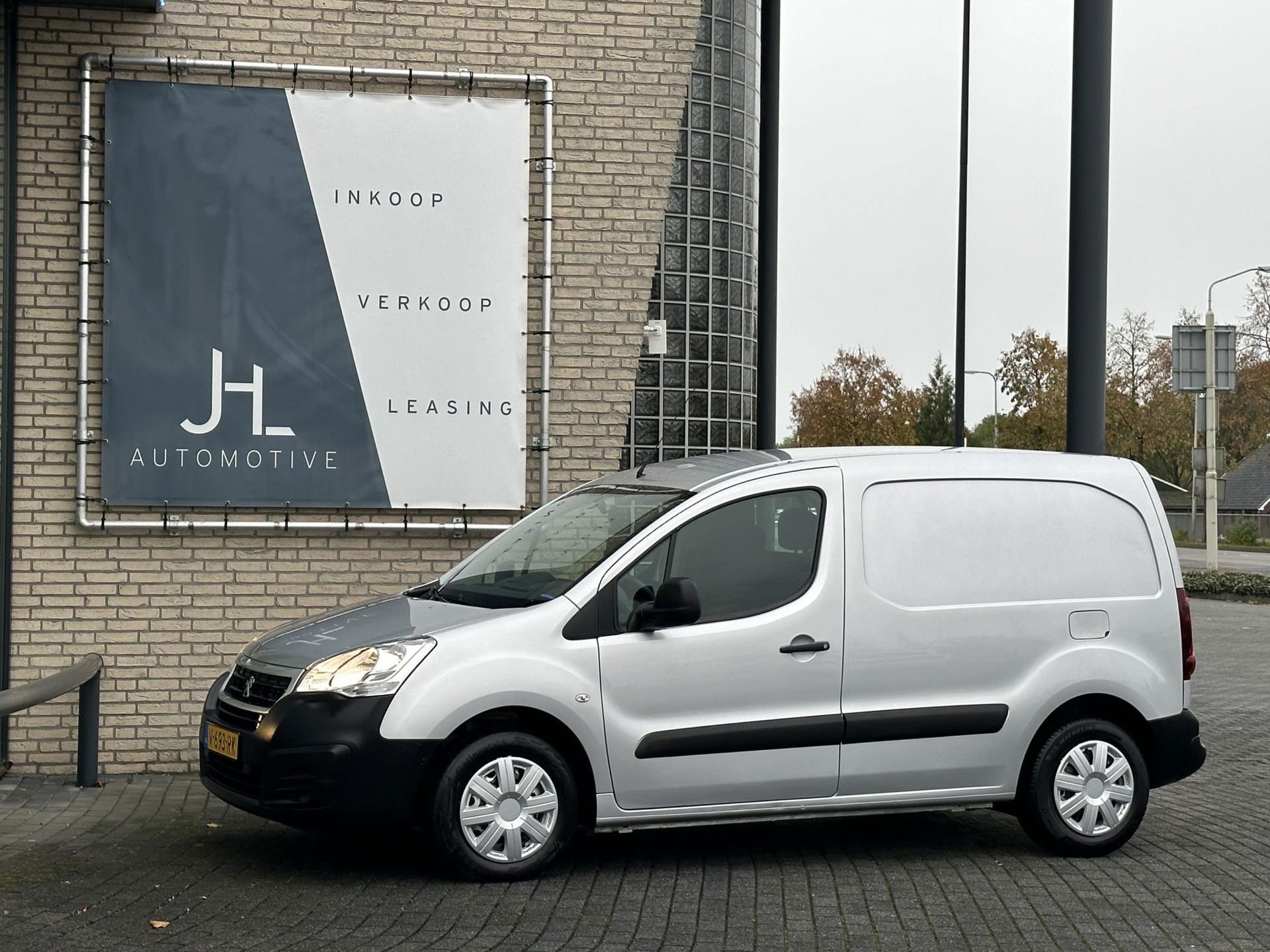 Foto van Peugeot Partner