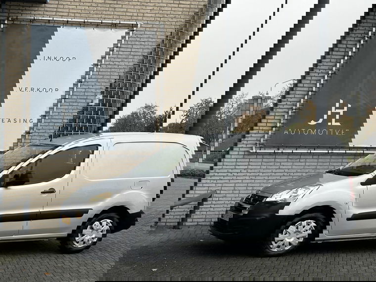 Foto van Peugeot Partner