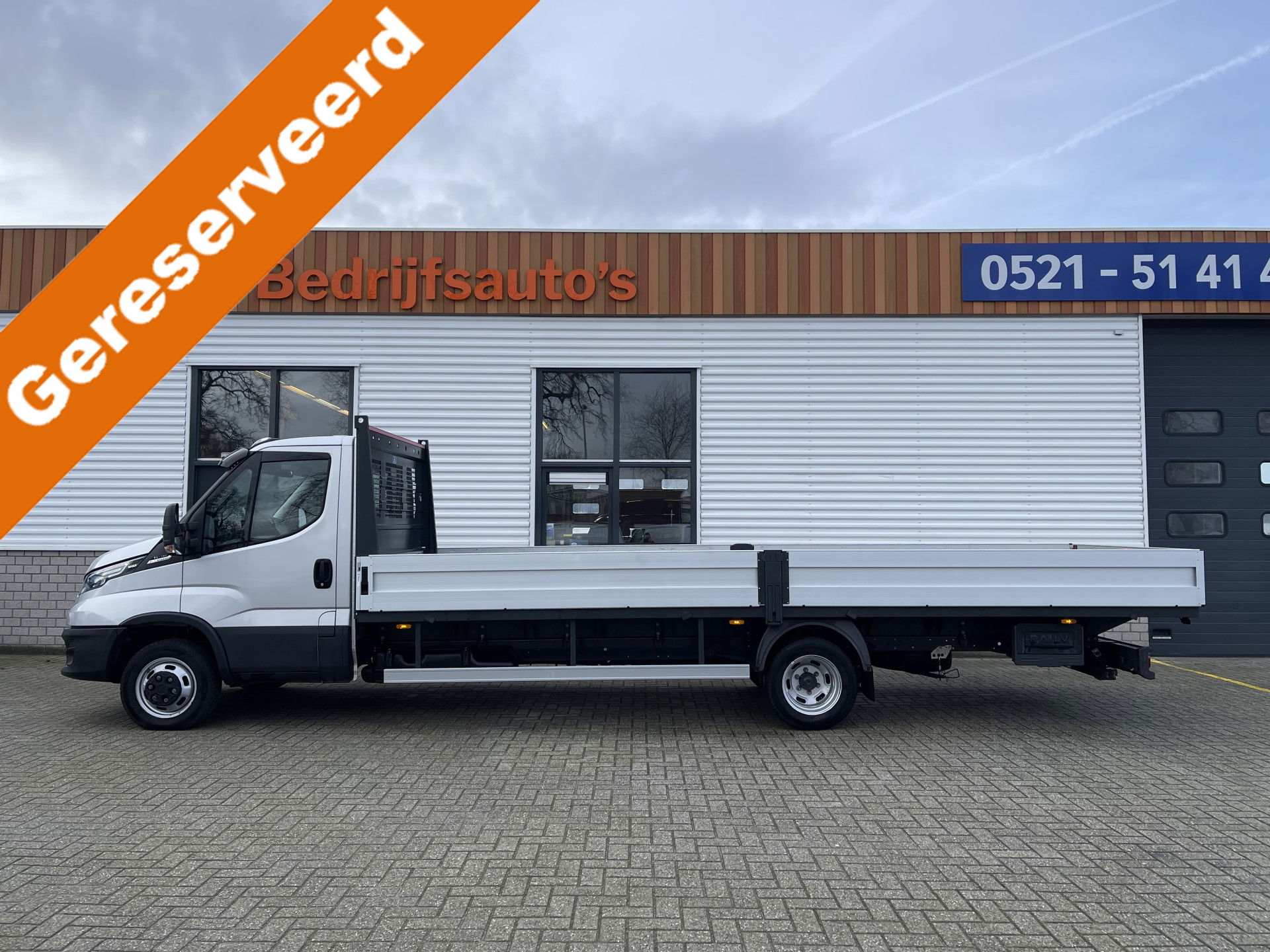 Foto van Iveco 3.0 L 50C18 Himatic automaat / pickup lange open laadbak 610 cm! / prijs rijklaar € 39.950 ex btw