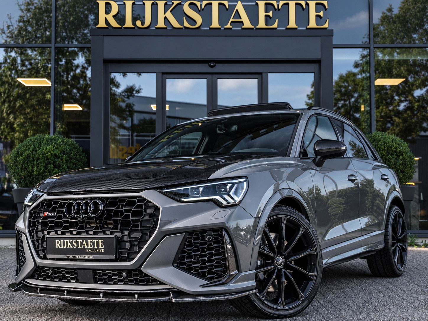 Foto van Audi RSQ3