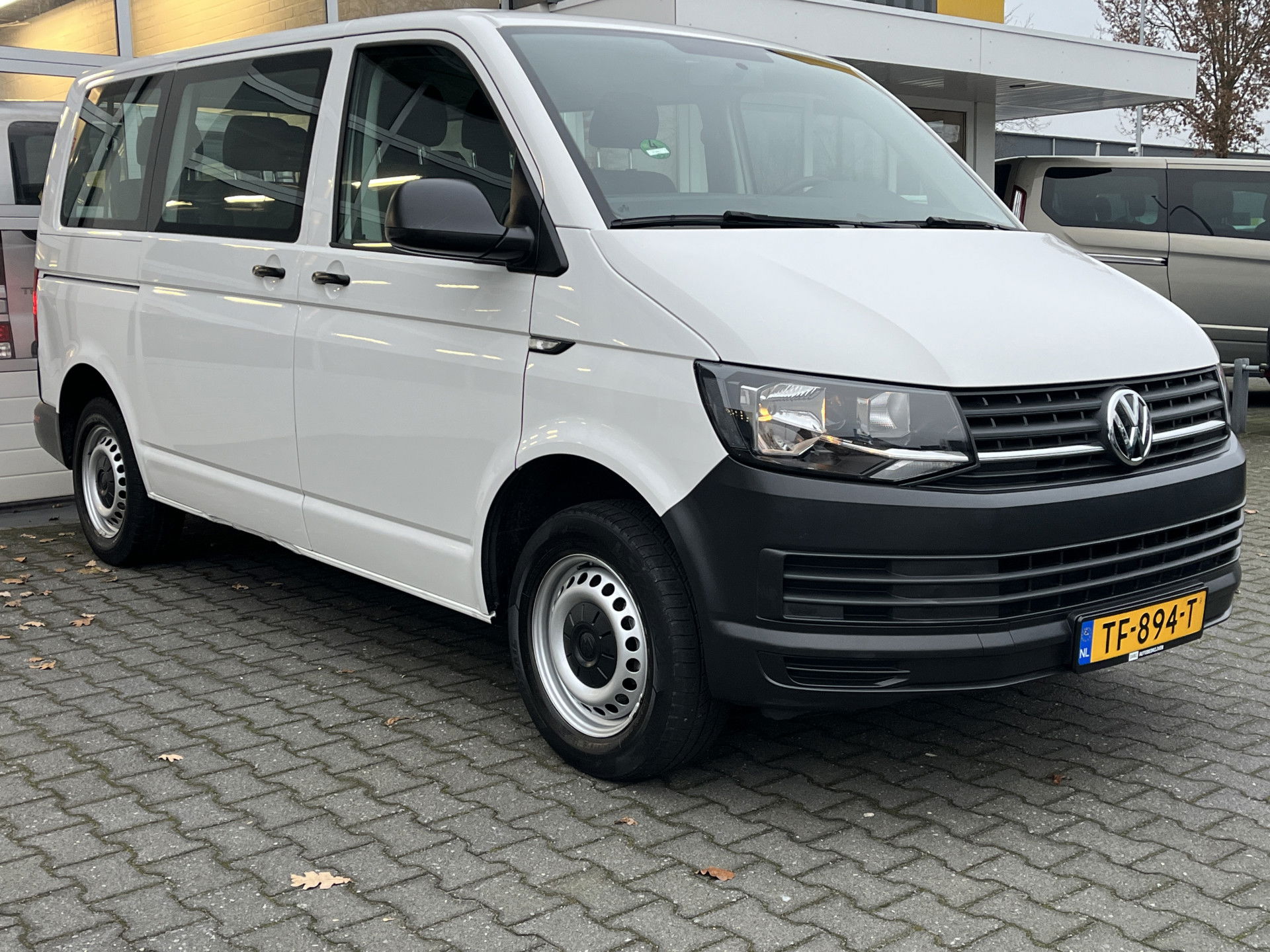Foto van Volkswagen Transporter Kombi 9-persoons