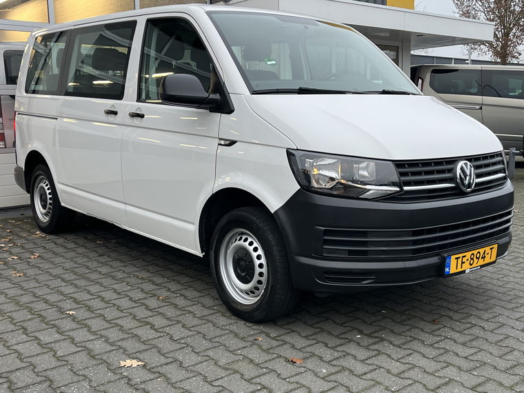 Foto van Volkswagen Transporter Kombi 9-persoons