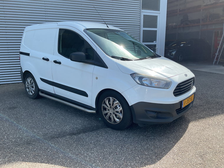 Ford Transit Courier foto 1