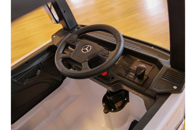 Mercedes-Benz 