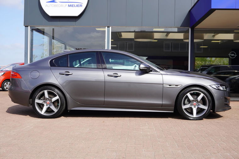 Jaguar XE