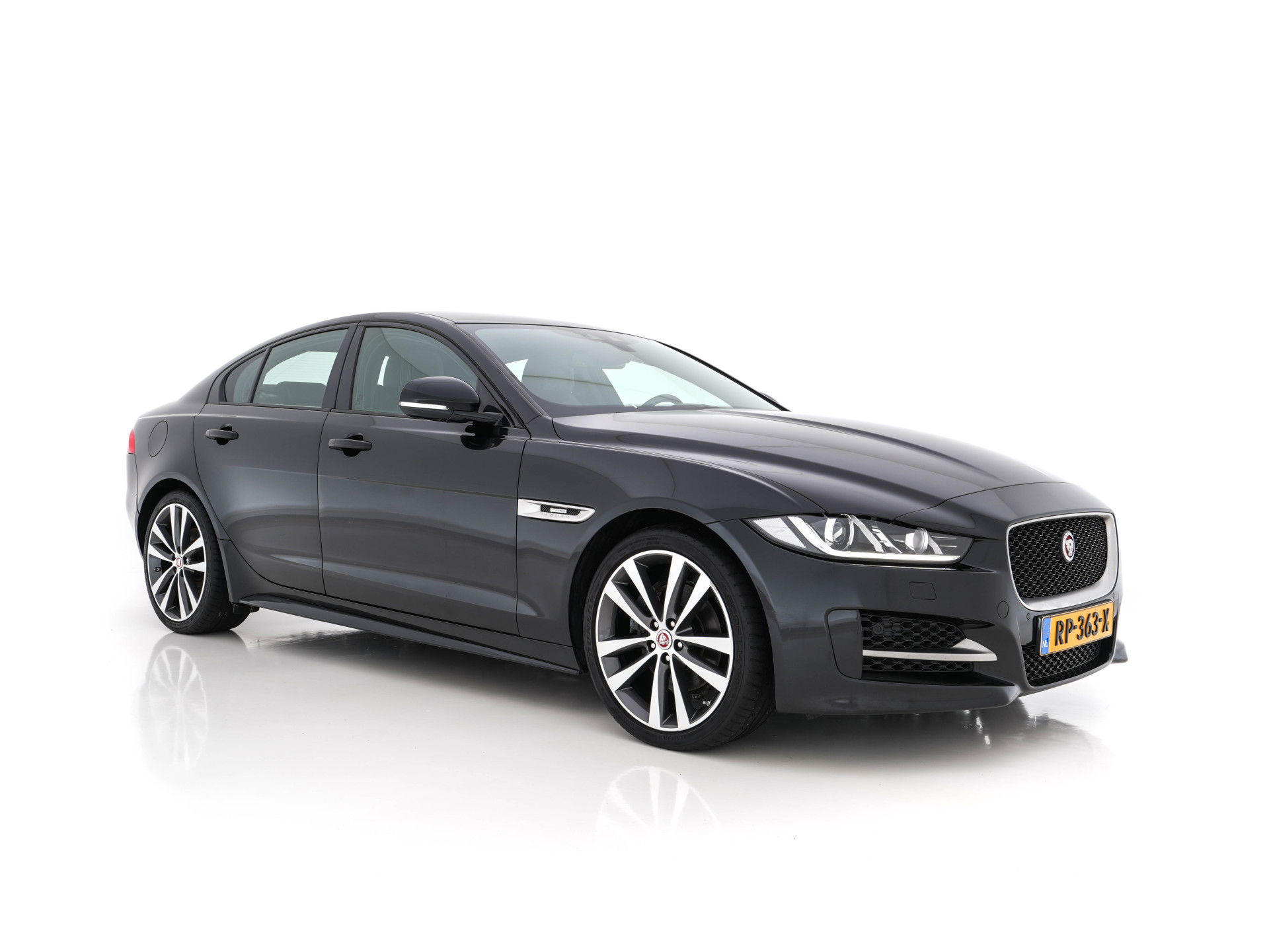 Foto van Jaguar XE