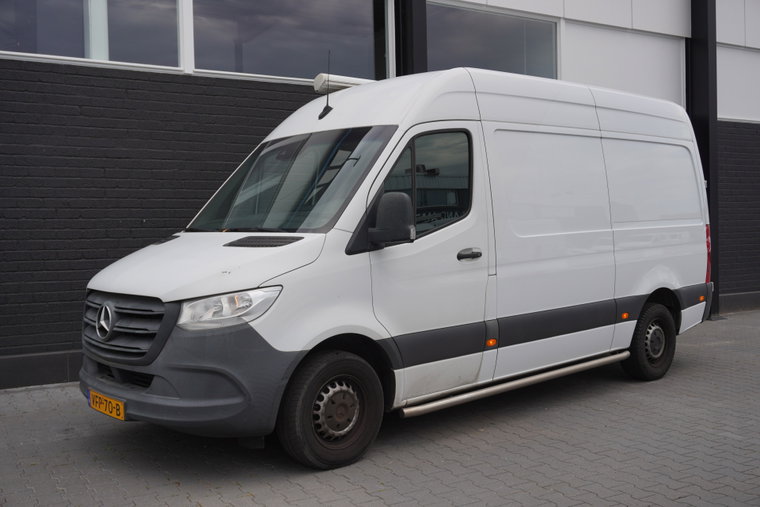 Mercedes-Benz Sprinter foto 1