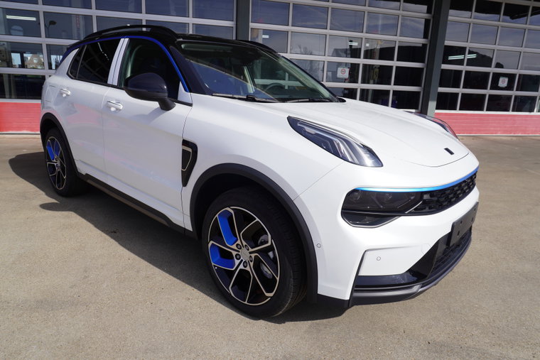 Lynk & Co 01 foto 1