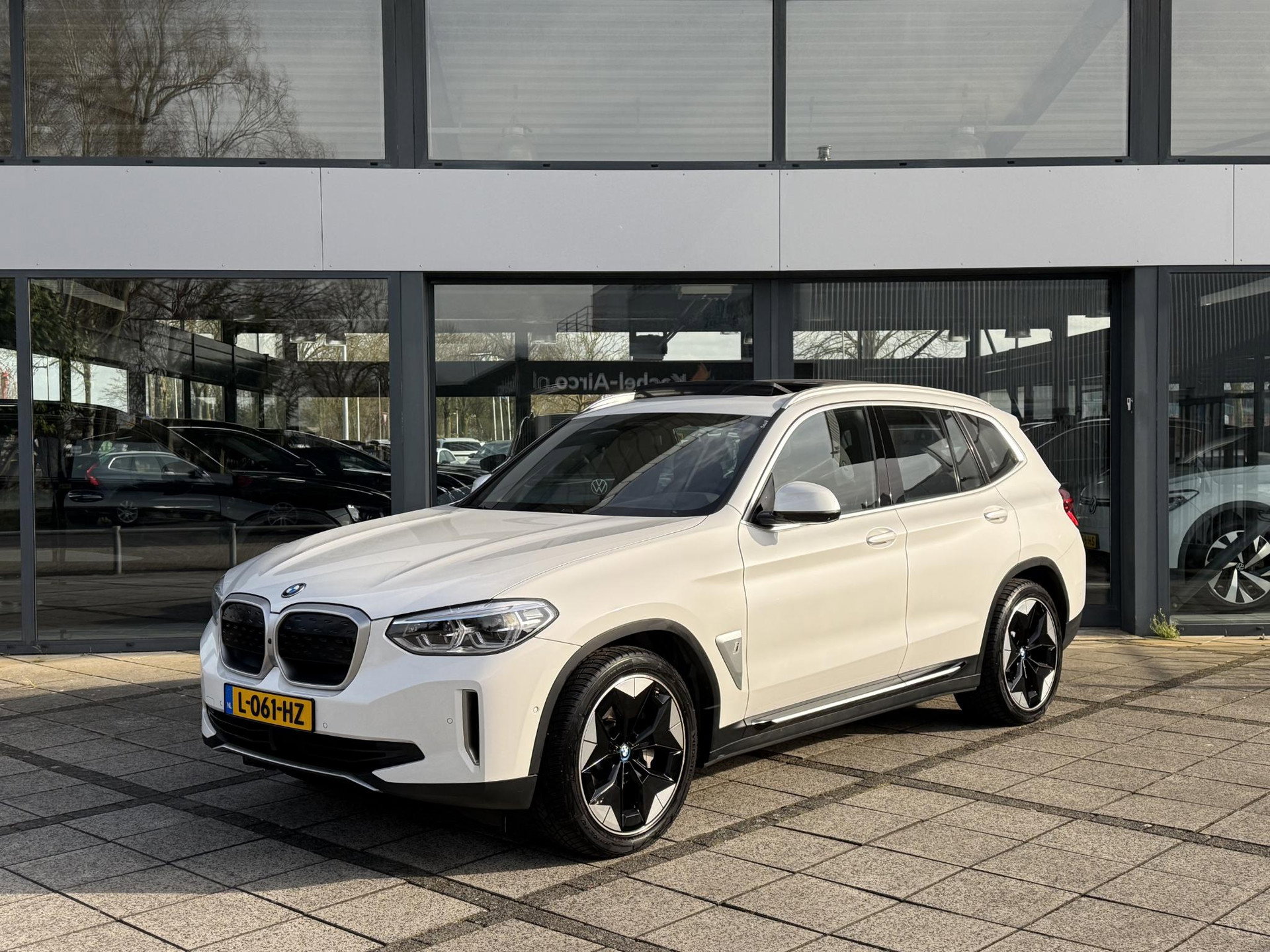 Foto van BMW iX3