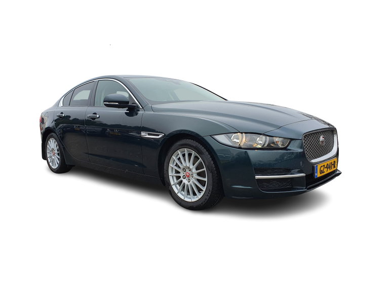 Jaguar XE foto 1
