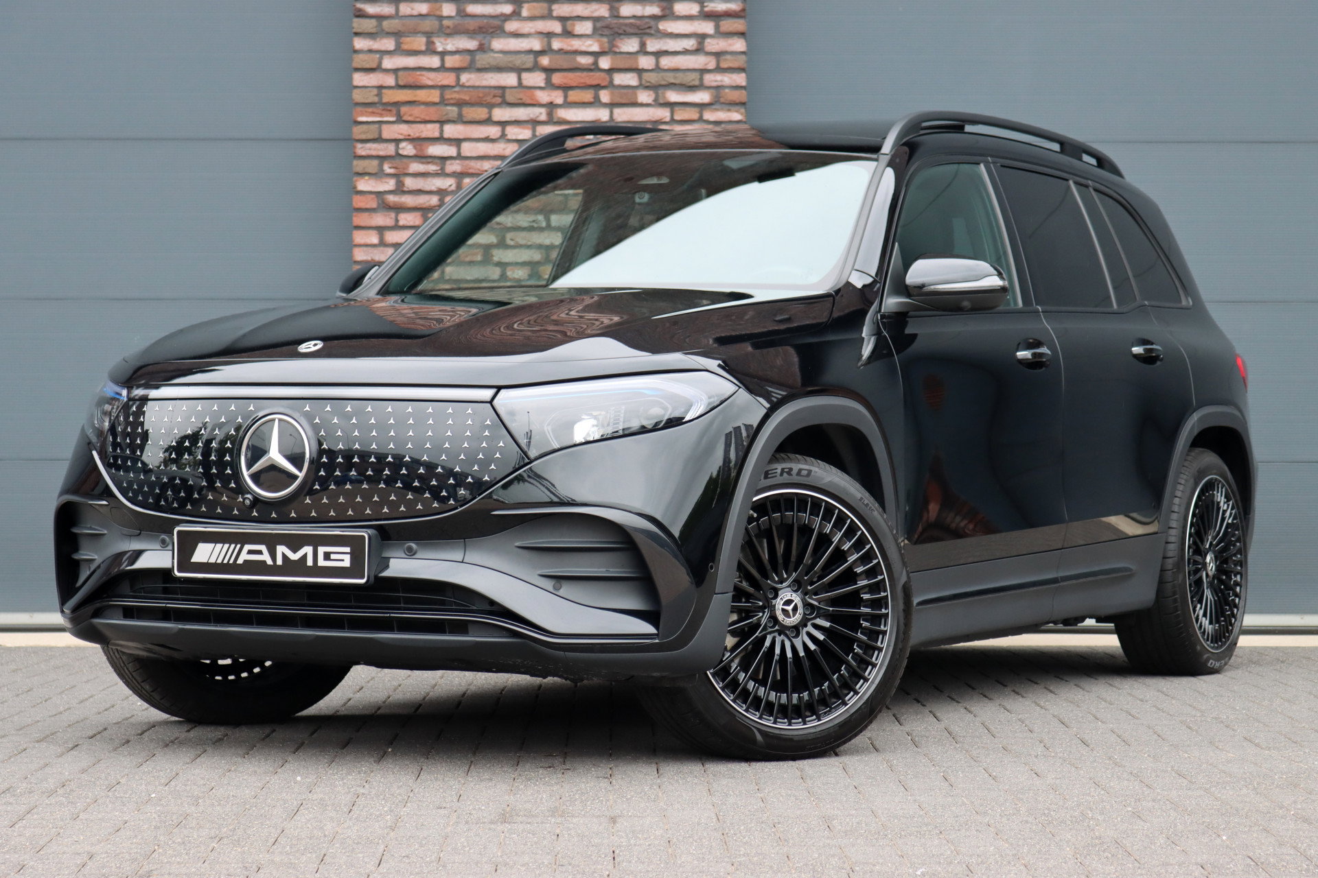 Foto van Mercedes-Benz EQB