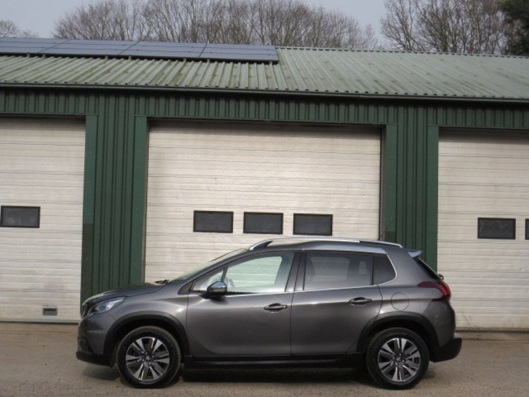 Peugeot 2008 foto 1