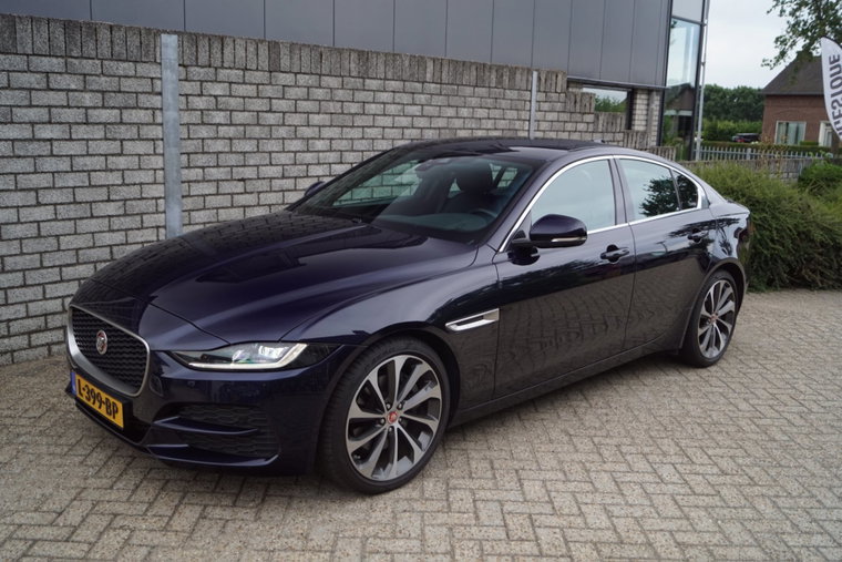 Foto van Jaguar XE