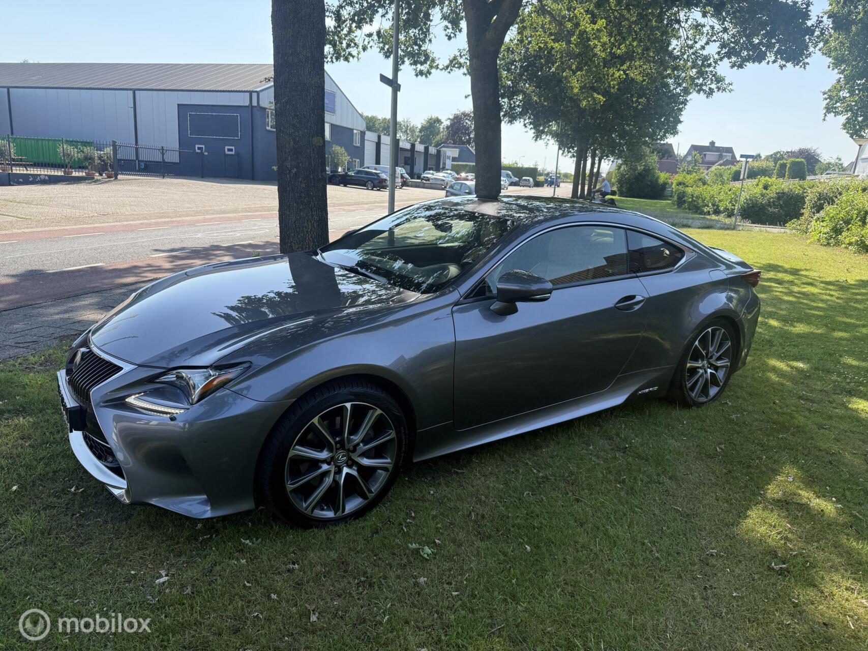 Foto van Lexus RC