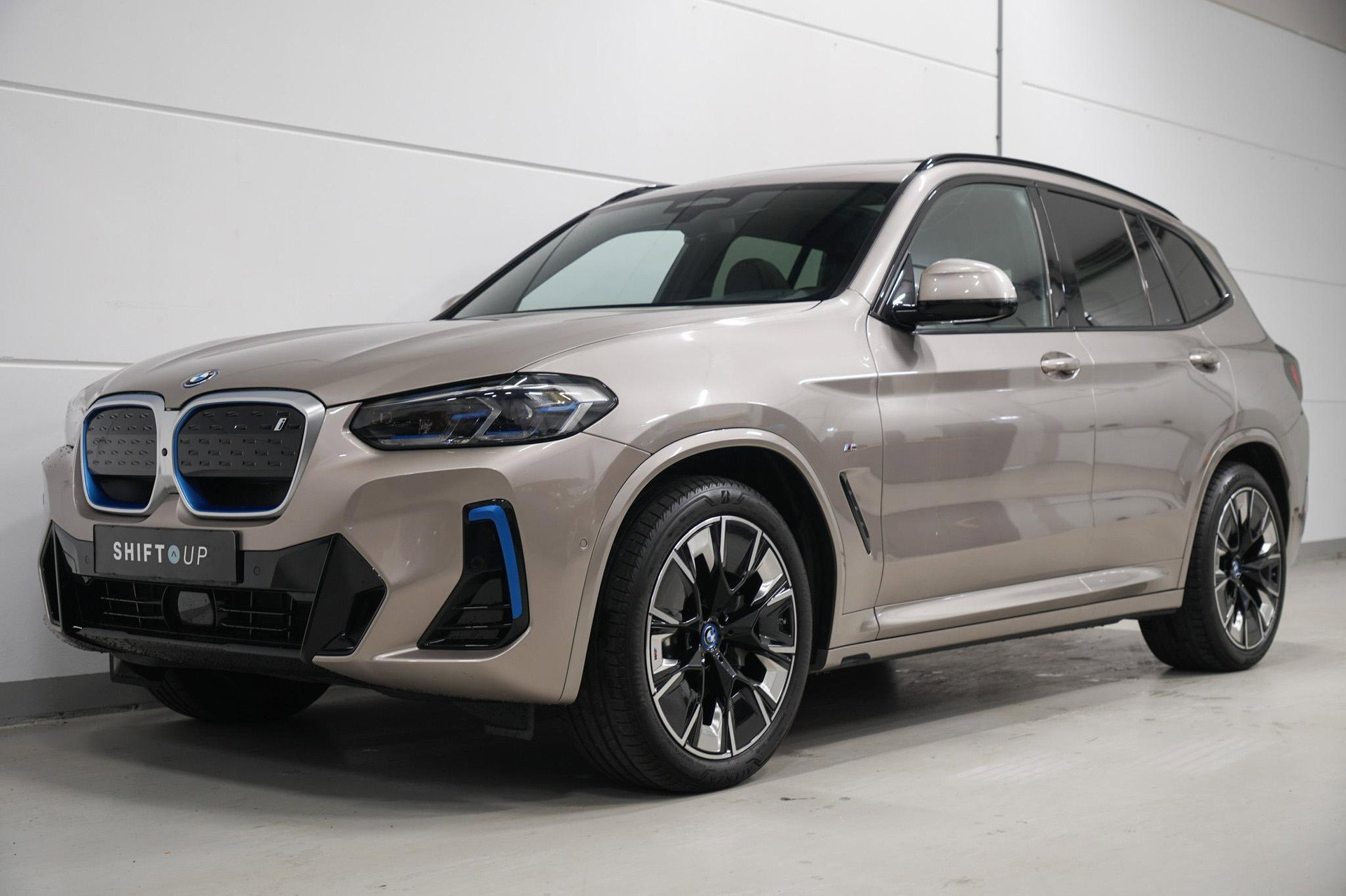Foto van BMW iX3