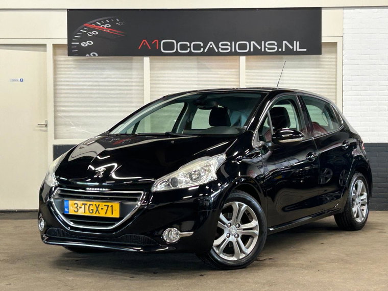 Peugeot 208 foto 1
