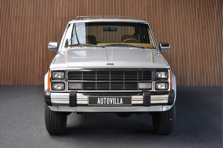 Jeep Wagoneer